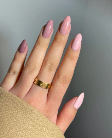  Muted Pink Ombre Nails