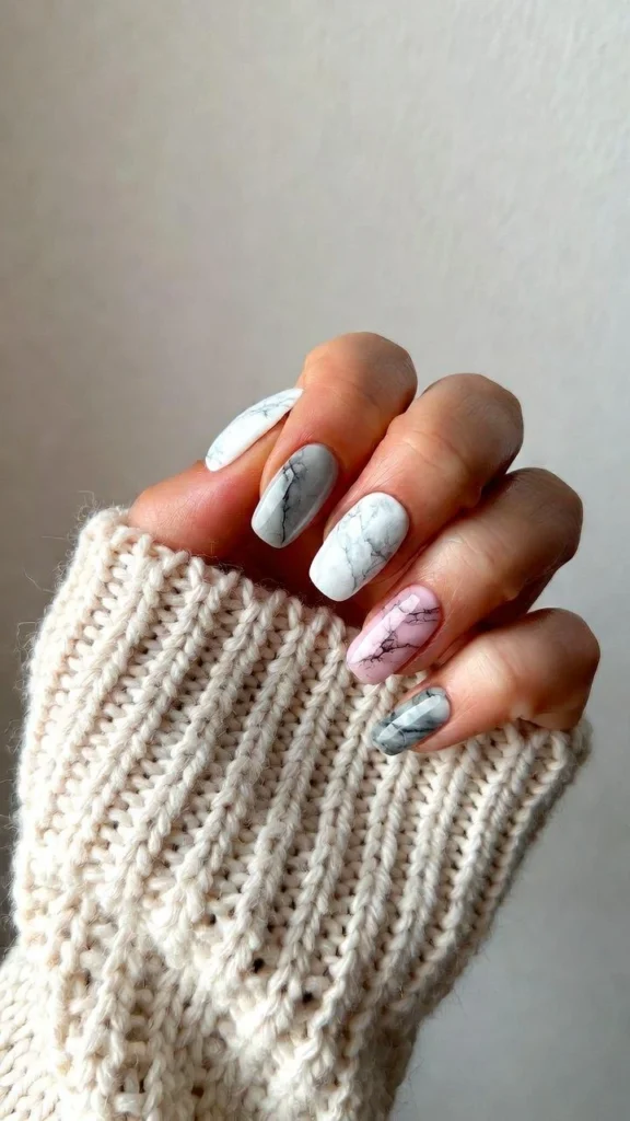  Soft Pink & Gray Marble Nails