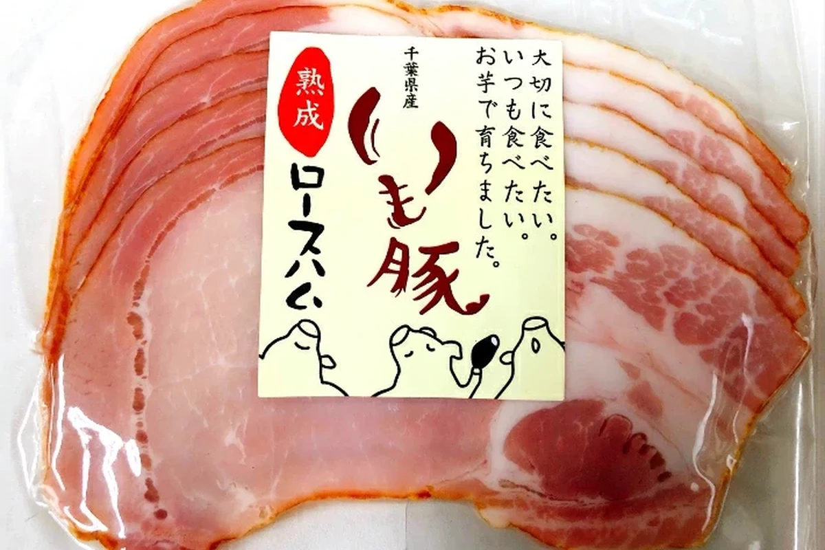 Comparison of press on and acrylic nails showing durability differences for everyday wear