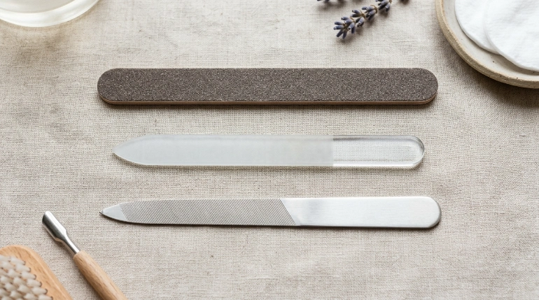 Nail file types and safety risks for cats
