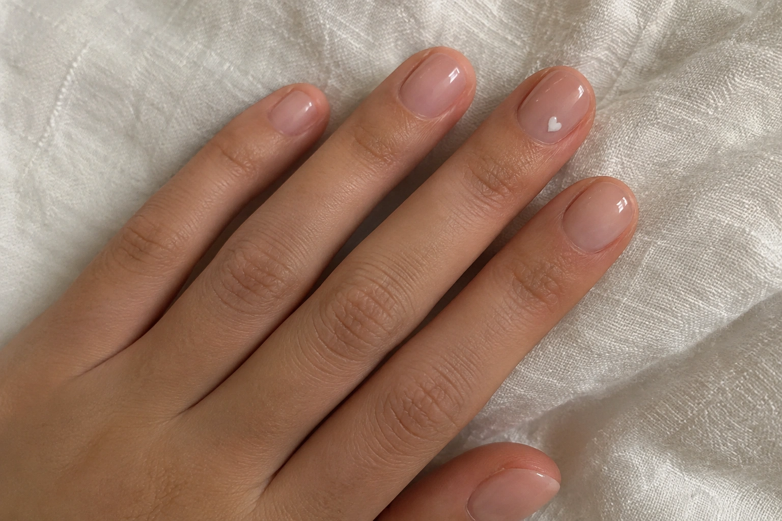 Minimal school-friendly nail ideas on short nails