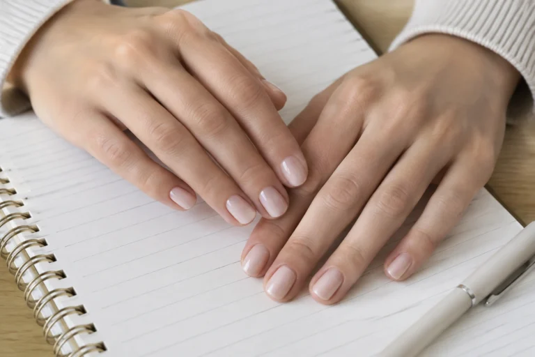 Short nude nails with a clean school-friendly finish